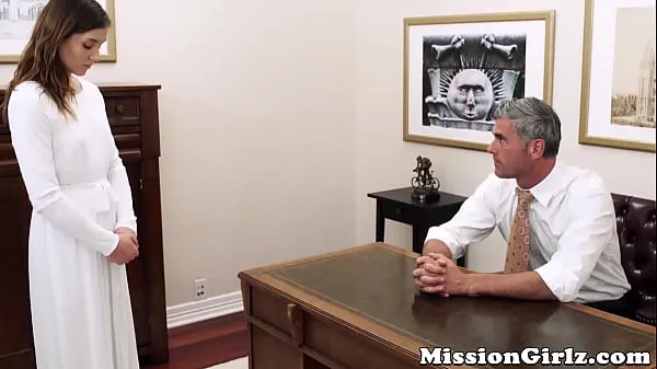 Mormon elder inspects virgin pussy before fingerfucking her Video baharu besar