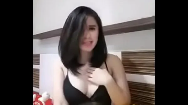 Veľké Indonesian Bigo Live Shows off Smooth Tits nové videá