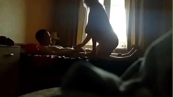 大きなRussian mature with big saggy milky tits riding sex新しい動画