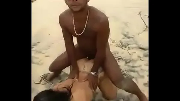 Isoja Fucking on the beach uutta videota