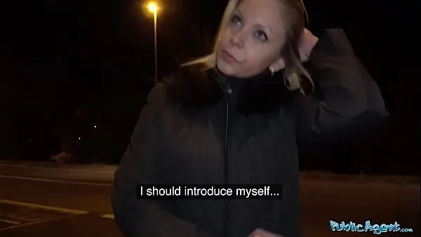 Grote Public Agent Hunting for Sexy Ass on the Streets nieuwe video's