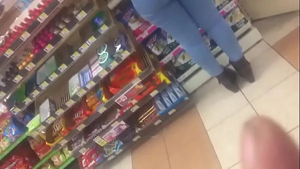 Candid slow mo video Mexican booty at gas station Pt 2 Video baharu besar