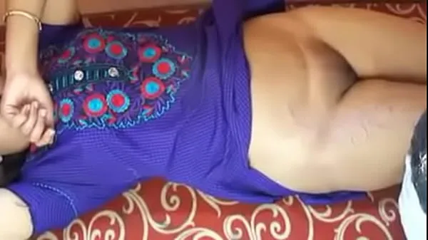 Μεγάλα Mona Aunty Getting Tattoo On Her Long Sexy Legs νέα βίντεο