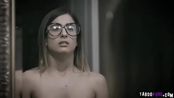 بڑے Kristen Scott's first double penetration is brilliant نئے ویڈیوز