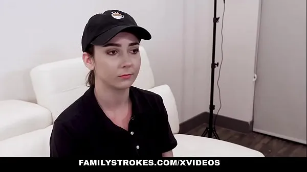 بڑے FamilyStrokes - Teen Barista (Kyra Rose) Model Gets Fucked On Set By Photographer نئے ویڈیوز