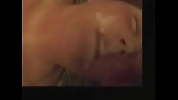 Isoja Showing guys wife eating my cum as she masturbates uutta videota