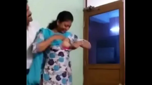 Indian giving joy to his friend Video baharu besar