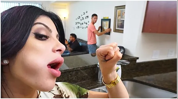 Büyük BANGBROS - Latina Kitty Caprice Can't Get No Satisfaction, So She Turns To Tyler yeni Video