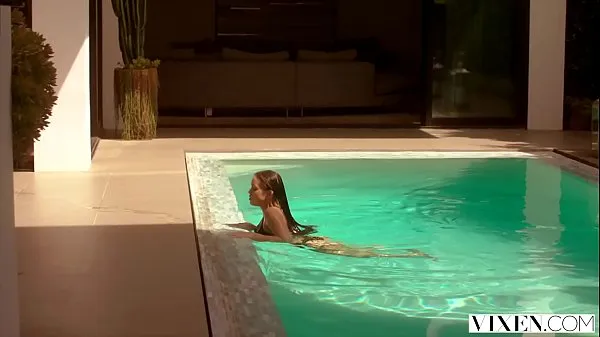 Duże VIXEN Two Naughty College Students Sneak Into A Pool and Fuck A Huge Cock nowe filmy