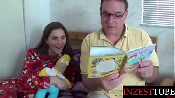 step Daddy Reads Daughter a Bedtime Story Video baru yang besar