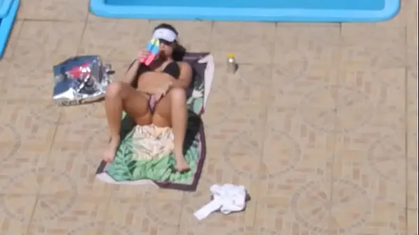 대규모 Flagra safada masturbando Piscina Flagged Girl masturbate on the pool개의 새 동영상