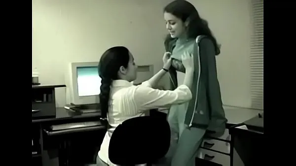 Two young Indian Lesbians have fun in the office مقاطع فيديو جديدة كبيرة