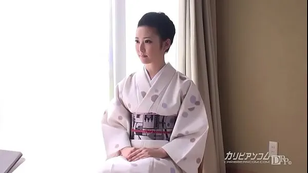 大きなThe hospitality of the young proprietress-You came to Japan for Nani-Yui Watanabe新しい動画