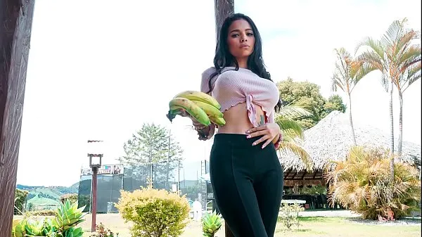MAMACITAZ - Garcia - Sexy Latina Tastes Big Cock And Gets Fucked Video baru yang besar