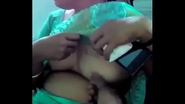 Veliki sexy aunty pressing cock novi videoposnetki