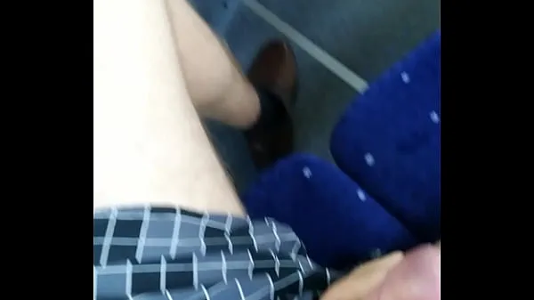 Grote Small handjob on the bus nieuwe video's