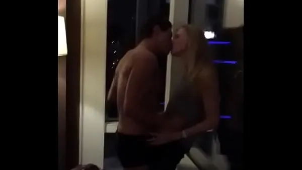 Duże Blonde wife shared in a hotel room nowe filmy