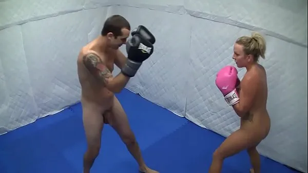 Büyük Dre Hazel defeats guy in competitive nude boxing match yeni Video