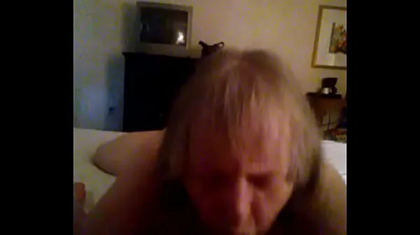 Granny sucking cock to get off مقاطع فيديو جديدة كبيرة