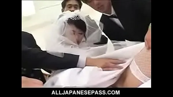 بڑے Kinky Japanese bride is the gift of both her husband an نئے ویڈیوز