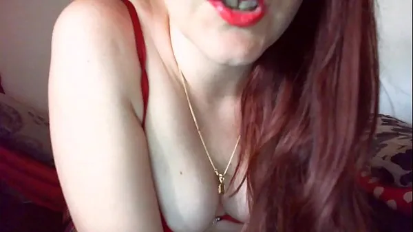 Veliki Hypnotized and subjugated by a splendid Italian dominatrix with long red hair novi videoposnetki