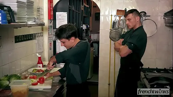 Veliki Parody Gordon Ramsay Kitchen Nightmares 2 novi videoposnetki