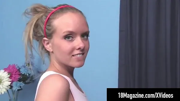 Μεγάλα Busty Blonde Innocent Teen Brittany Strip Teases On Webcam νέα βίντεο