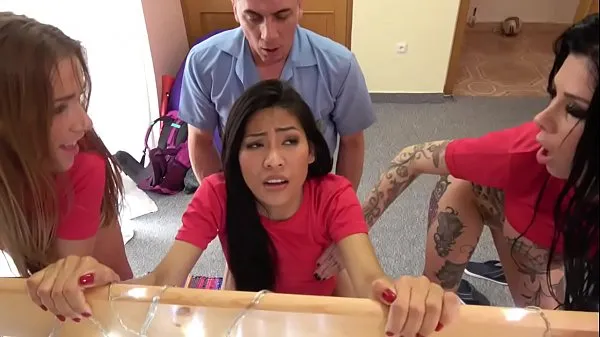 วิดีโอใหม่ยอดนิยม Fake Hostel Italian Thai and Czech soccer babes squirting in crazy orgy รายการ
