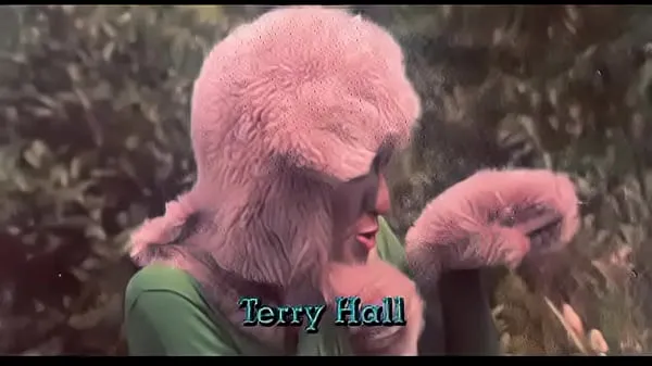 Alice in Wonderland- (Alice in Wonderland) -1976 Video baharu besar