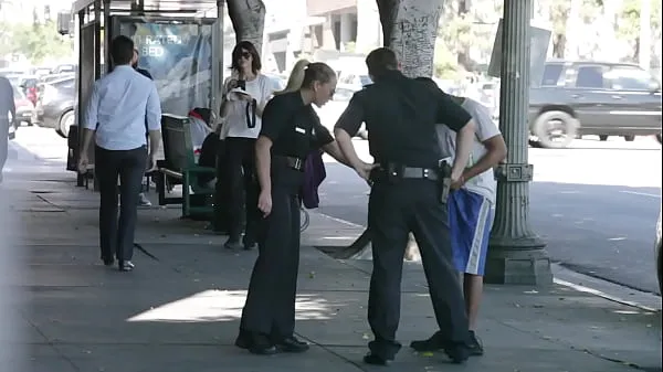 Büyük The Tits of a Police Girl yeni Video