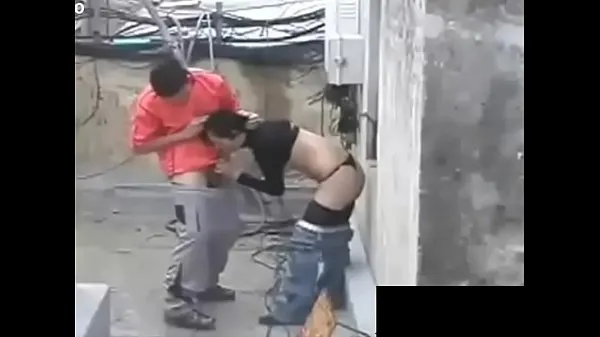 대규모 Algerian whore fucks with its owner on the roof개의 새 동영상