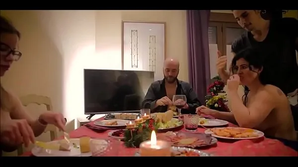 Veliki family threesome full in novi videoposnetki