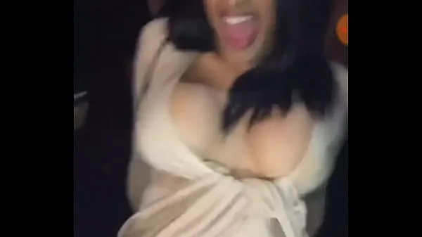 Grote cardi B tits out upskirt nude boobs nieuwe video's