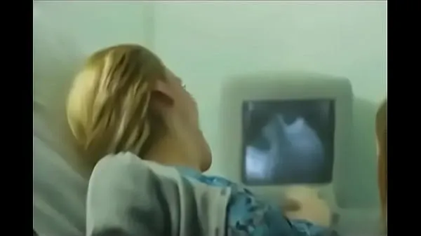 Doctor taking advantage of the patient مقاطع فيديو جديدة كبيرة
