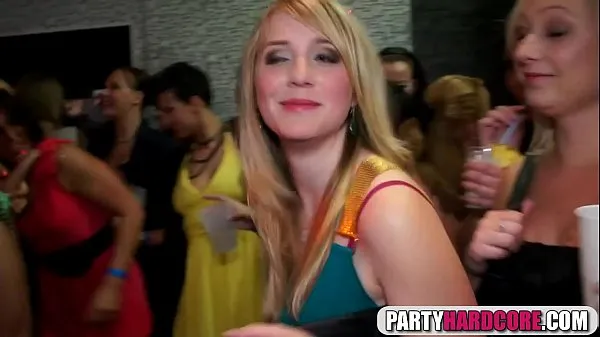 Veľké Hot girls suck male strippers at the party nové videá