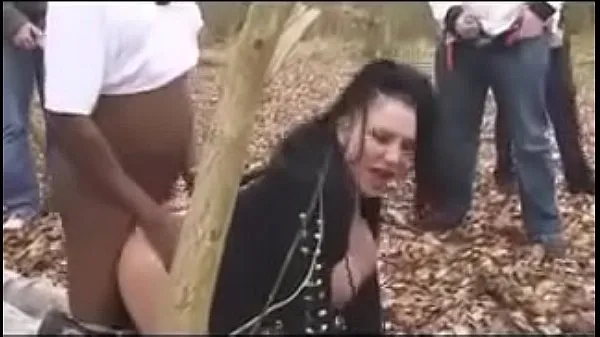 Girl with big tits we met on goes dogging in the woods Video mới lớn