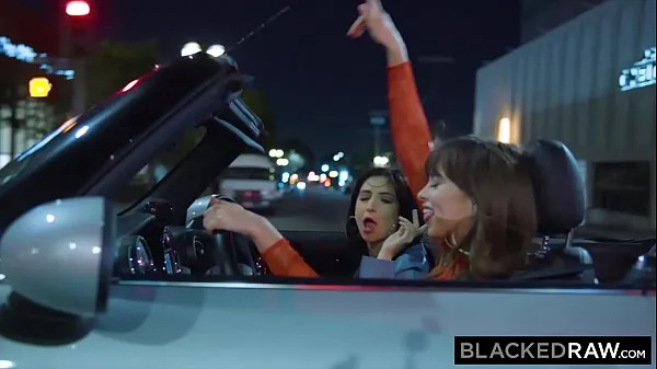 Große BLACKEDRAW Riley Reid fickt BBC mit ihrer besten Freundinneue Videos