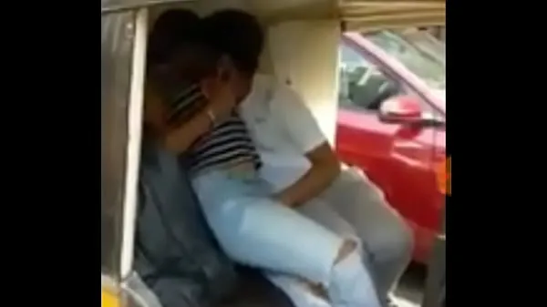 Stora Indian Horny bees made-out in AutoRikshaw nya videor