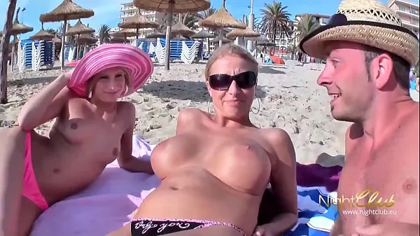 Grote German sex vacationer fucks everything in front of the camera nieuwe video's