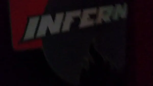Veliki Pumped like a dog and sucking a cock in the dark room of the new Inferno Club in CDMX novi videoposnetki