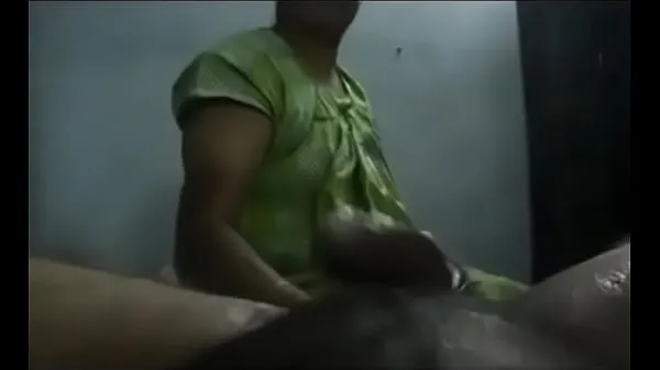 Grote South Indian aunty Juicy hand job nieuwe video's