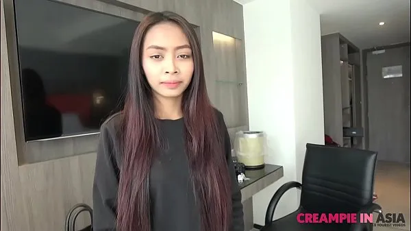 Petite young Thai girl fucked by big Japan guy مقاطع فيديو جديدة كبيرة