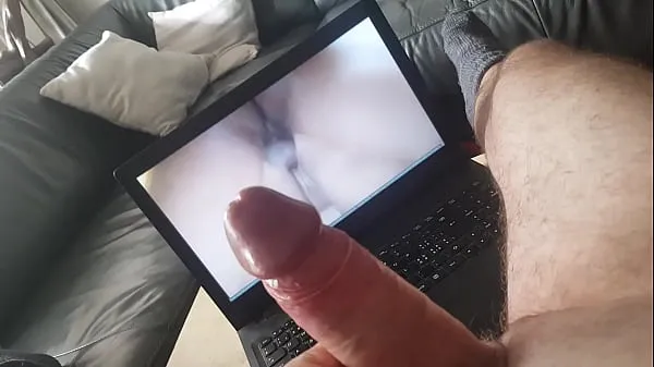 Isoja Getting hot, watching porn videos uutta videota