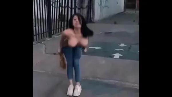Veliki Busty Mexican Latina gets naked in a public place. Busty Mexican Pack novi videoposnetki