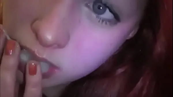 Married redhead playing with cum in her mouth Video baharu besar