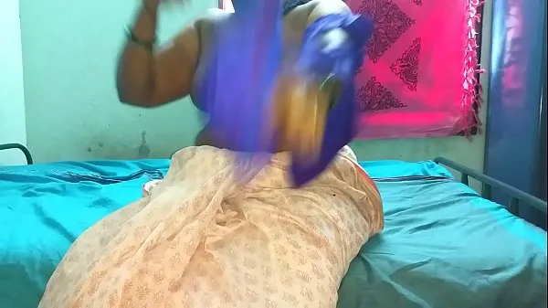 Slut mom plays with huge tits on cam Video baru yang besar