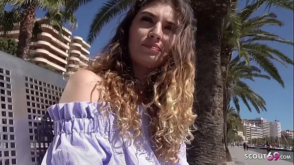 วิดีโอใหม่ยอดนิยม GERMAN SCOUT - Magaluf Holiday Teen Candice with braces at Public Agent Casting รายการ