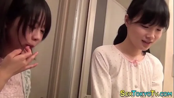 Veliki Japanese teen fingering novi videoposnetki