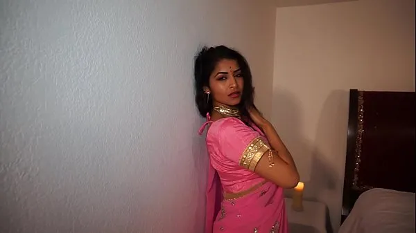 Grote Seductive Dance by Mature Indian on Hindi song - Maya nieuwe video's
