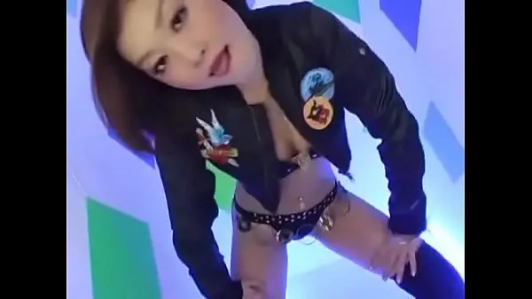 Store Nana Kitami sexy dancing and striptease nye videoer